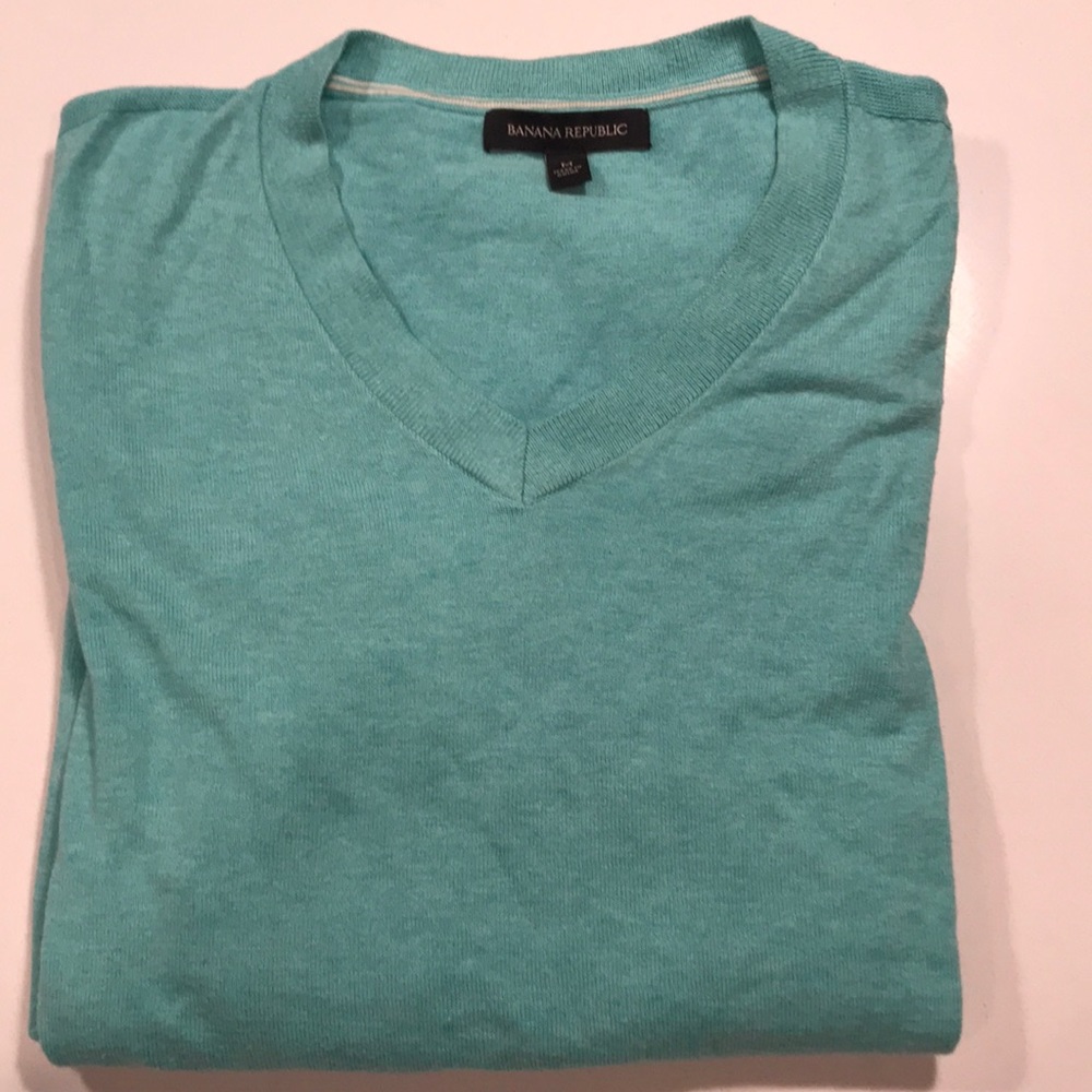 Banana Republic Vneck Sweater - Medium